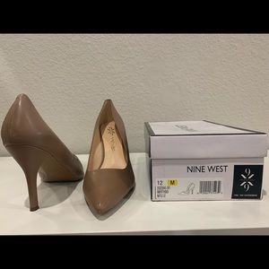 Size 12 Nine West brand news leather 3.5in heels!
